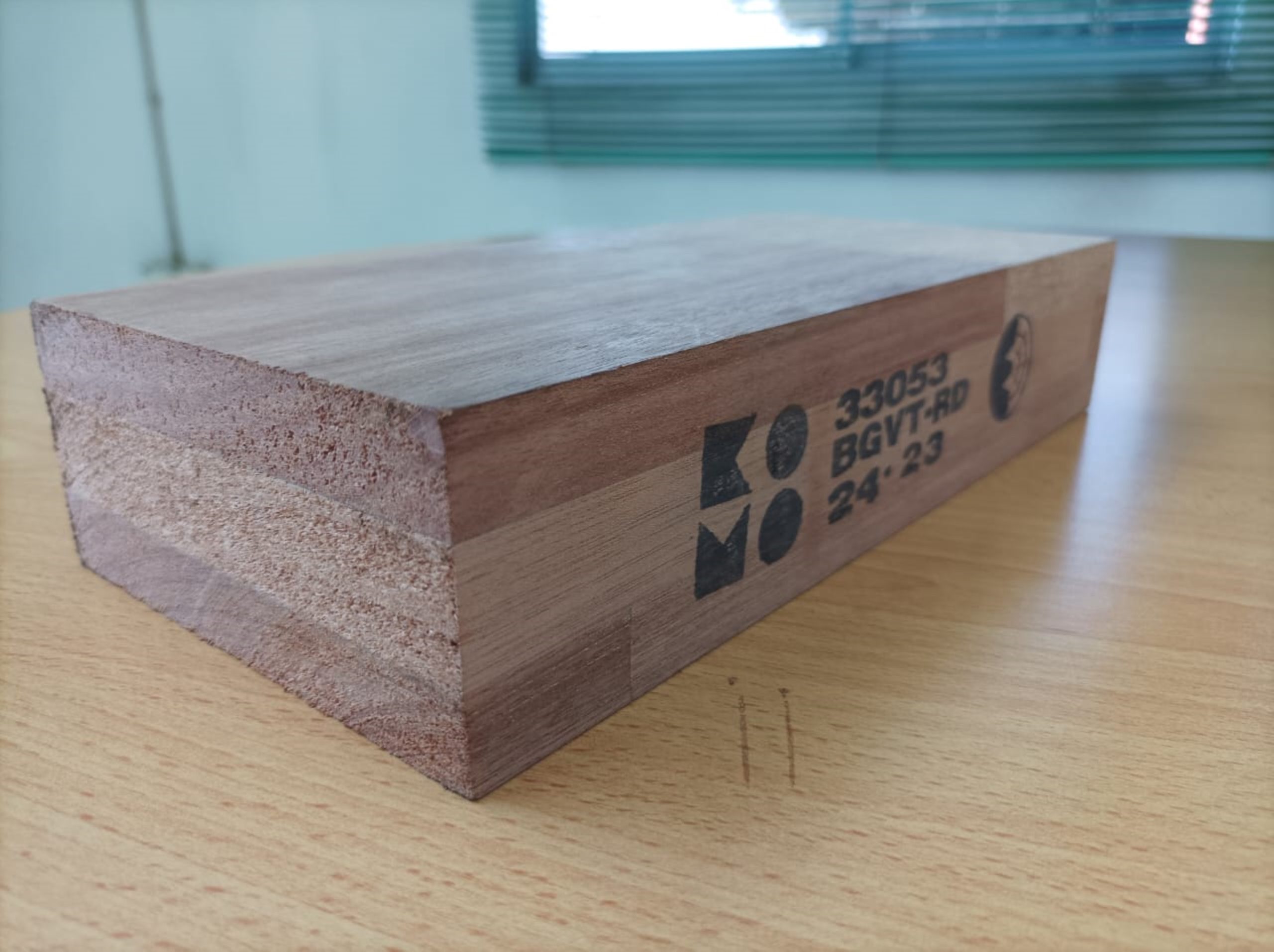 Komo Horizontal Lamination