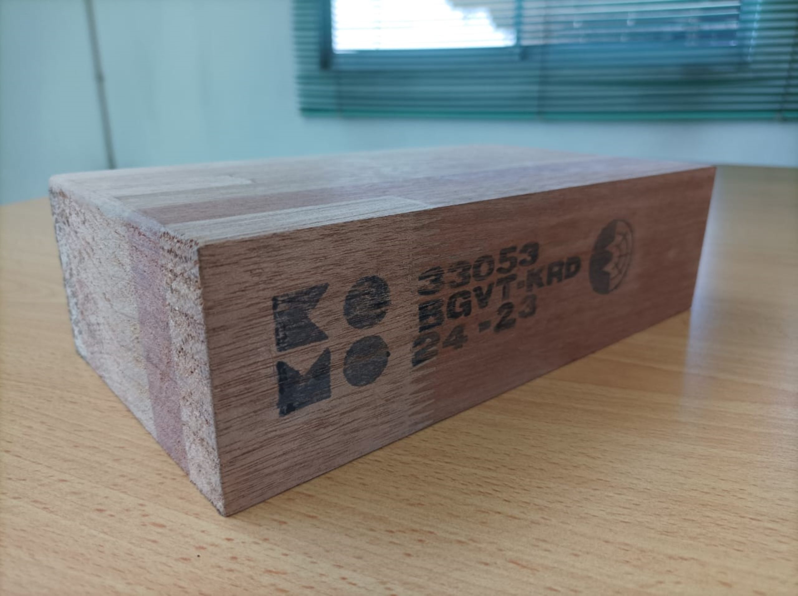 Komo Vertical Lamination